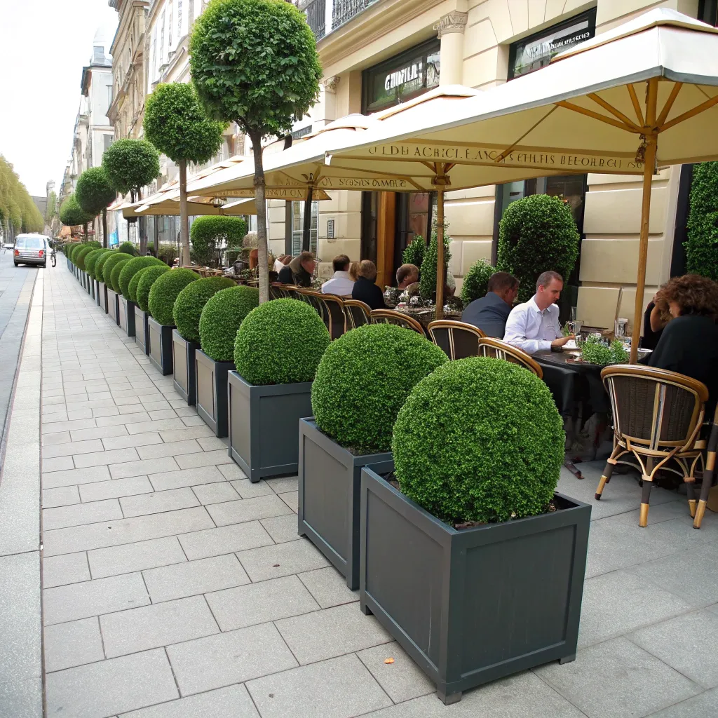 Restaurant_&_Café_Patios_with_Fake_Greenery_ball_Decoration