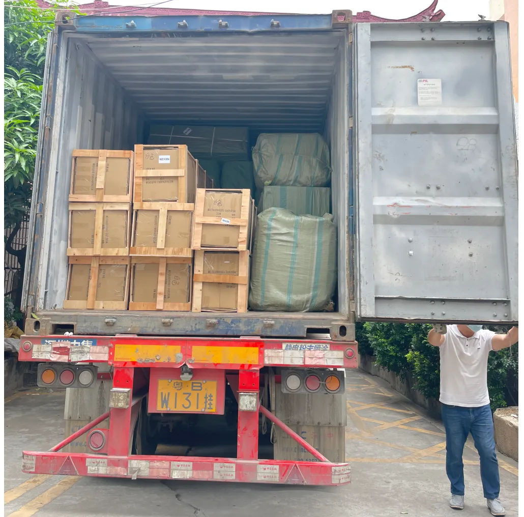 Container_Loading_&_Global_Shipping_of_Fake_Plants